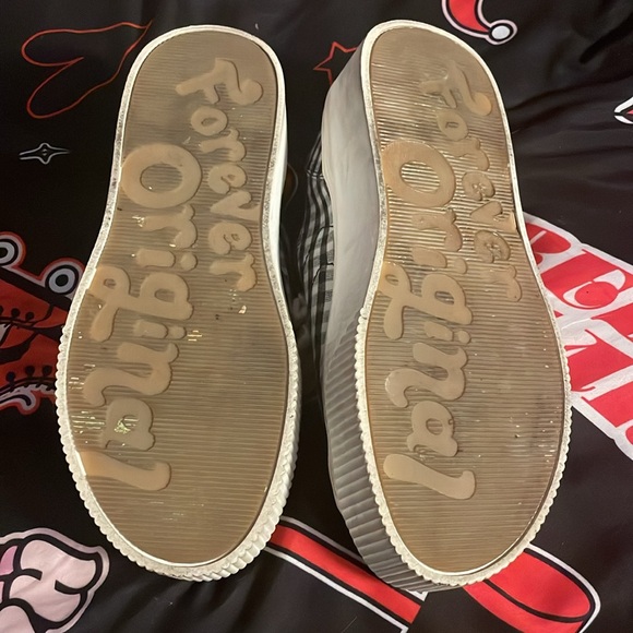 Checkered/plaid sneakers - Picture 2 of 6